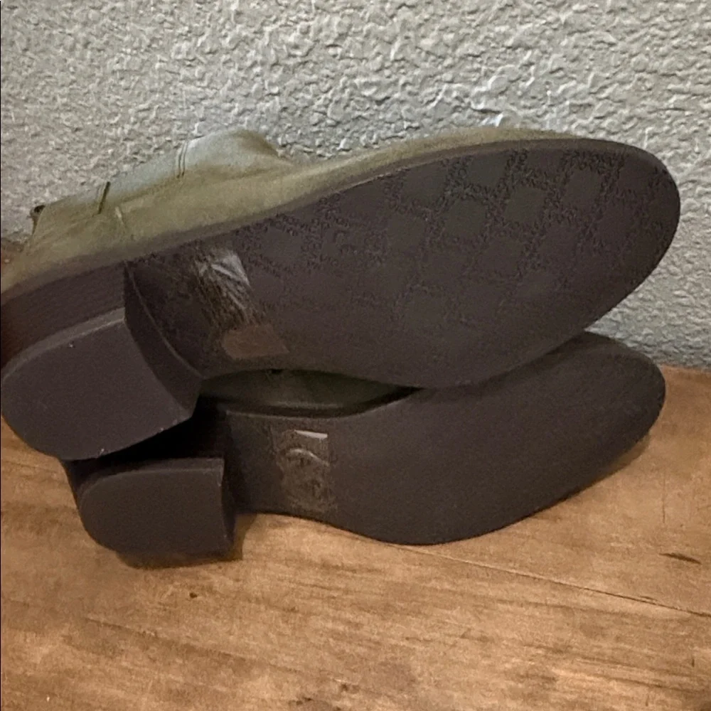 Vionic Olive Green Suede Ankle Boots size 9.5 wide NEW IN BOX - Picture 7 of 10